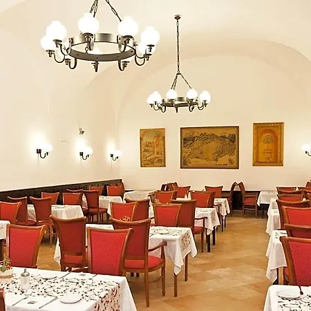 Klastrom Hotel 3*