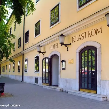 Hotel Klastrom 3*