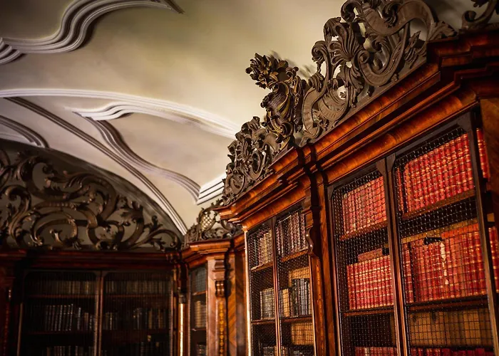 クラストロム ホテル