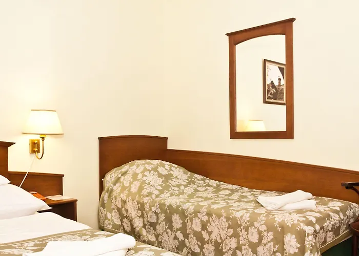 クラストロム ホテル