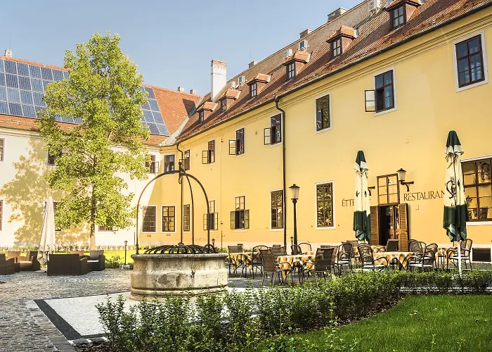 ホテル クラストロム