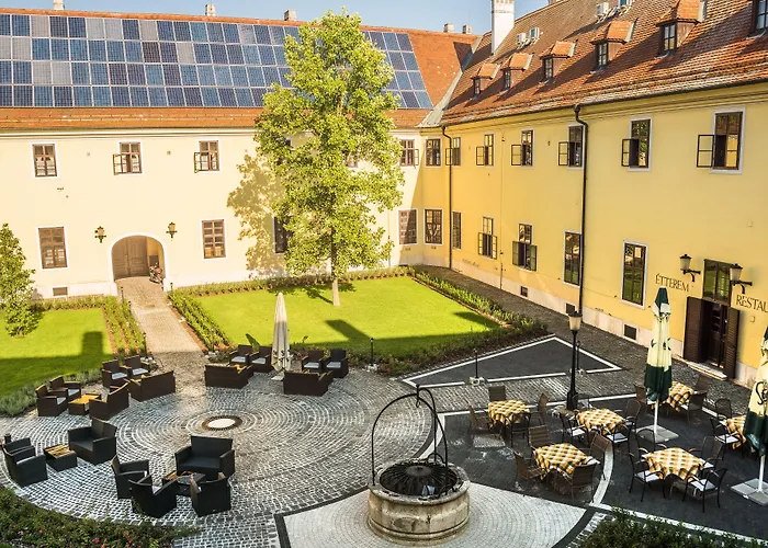 ホテル クラストロム